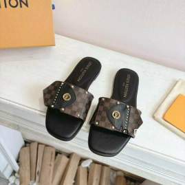 Picture of Louis Vuitton Slippers _SKULVsz35-40GDT0401471